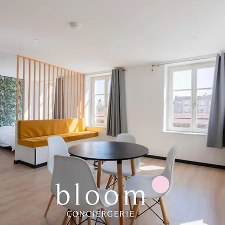 Le Soleil Du Marche Apartment